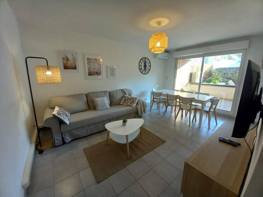 Appartement 8 Personnes En Face Des Remparts Climatise Avec Terrasse Et Parking Avignon Kültér fotó